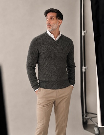 SWEATER ESCOTE EN V TALLE S/XXL RR INDUMENTARIA