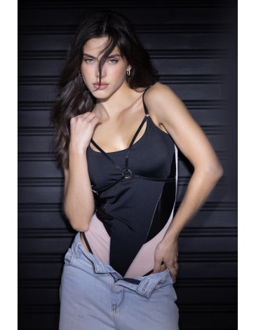 Body recortes cuero tul y microfibra y herraje en centro. T85/105 TRENDA