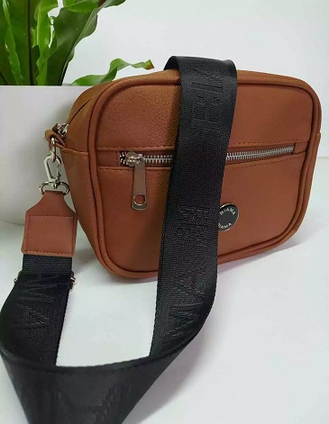 Bandolera Una Div.Bolsillo Externo Correa Desmontable  - BIAMA BAGS