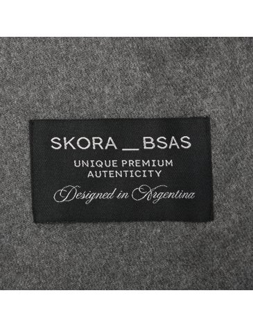 Ruana Lisa con Flecos - SKORA