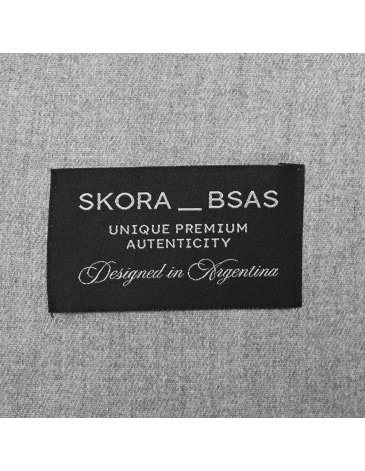 Ruana lisa con flecos - SKORA